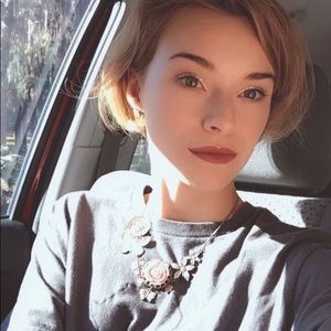 Meet your Posher, Elizabeth